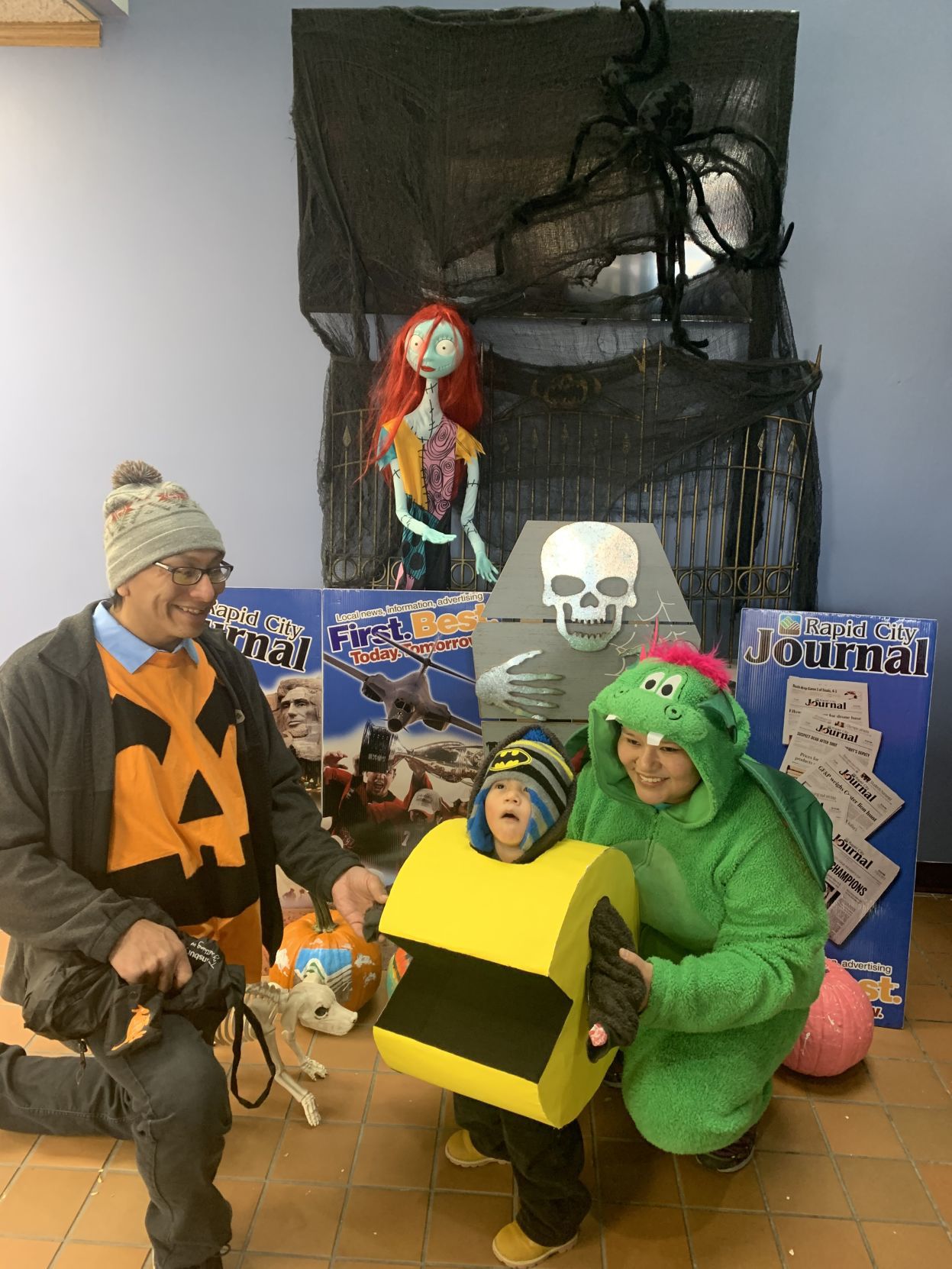 Halloween Pictures to run in Thursday's paper 074.JPG